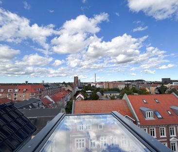 Nyrenoveret 2-værelses lejlighed med hems - Photo 5