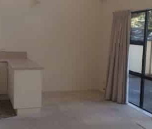 Sunny Karori City-End Townhouse - Photo 5