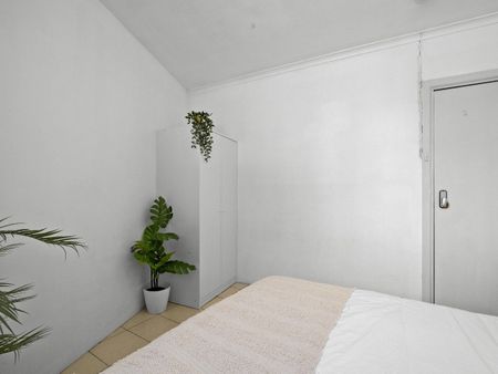Petersham - Photo 2