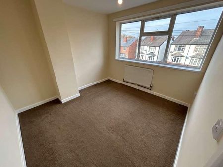 Surfeit Hill Road, Cradley Heath, West Midlands, B64 - Photo 3