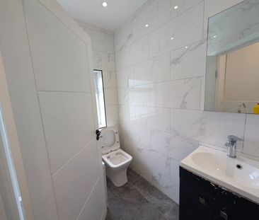 3 Bed Terraced House, Raynham Avenue, N18 - Photo 5
