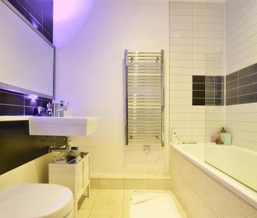 1 bedroom apartment to rent Skyline Central 2, 49 Goulden Street, M... - Photo 5