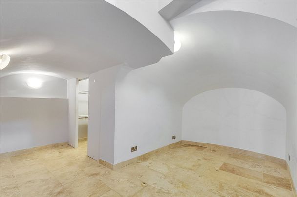 Moreton Terrace Mews North, , SW1V - Photo 1