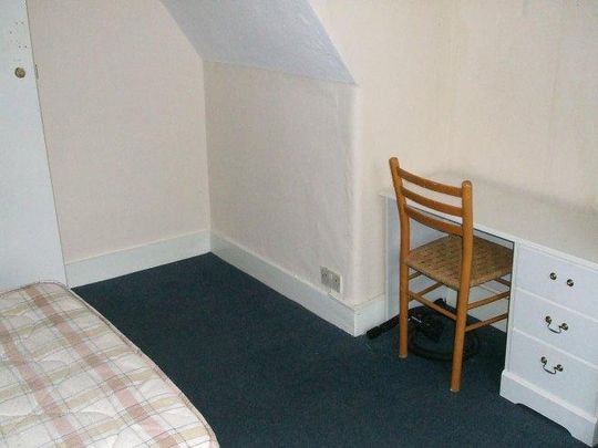 3 bedroom flat to rent - Photo 1