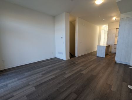 For Lease - 11 Steckley House Lane Unit# 408, Richmond Hill, Ontario - Photo 2