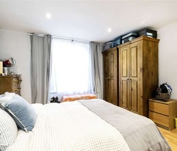 One bedroom garden flat in a fantastic Islington location just mome... - Photo 5