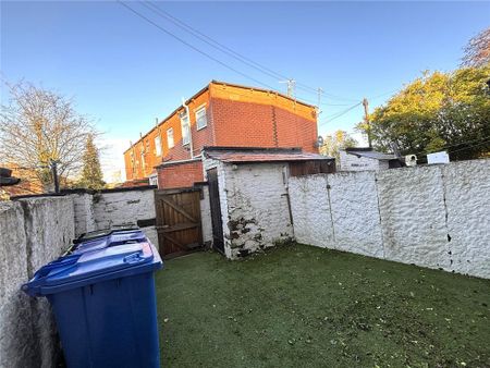 2 bedroom terraced house to rent - Photo 2