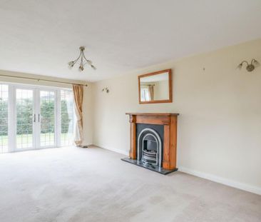 4 bedroom detached house to rent - Photo 3