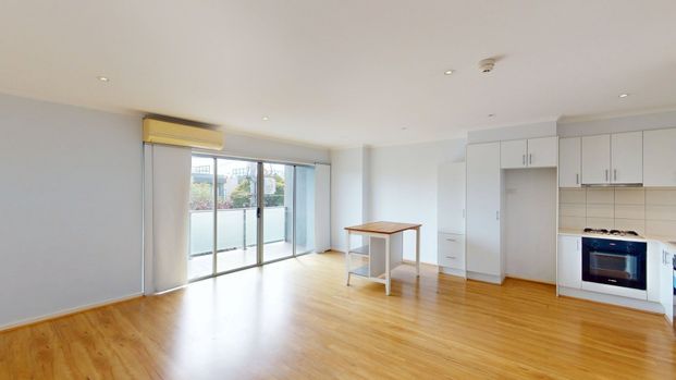 Lifestyle, Light and Location in One Complete Package - Photo 1