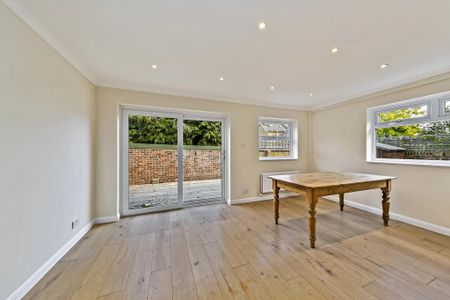 3 bedroom ground floor flat to rent - Photo 2