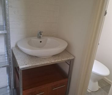 Blackburn North - Photo 4