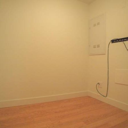 Pet Welcome Furnished 1 Bedroom@ 1325 Rolston -Available November 1st - Photo 3