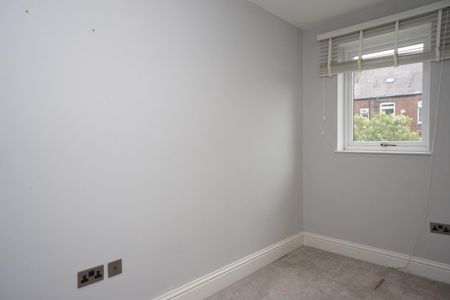 3 bedroom House To Let - Photo 2