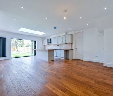 4 bedroom semi-detached house to rent - Photo 5