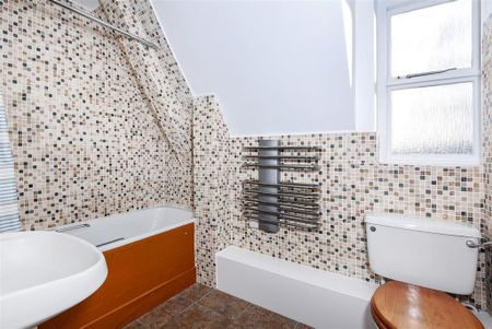 2 bedroom end of terrace house to rent - Photo 4