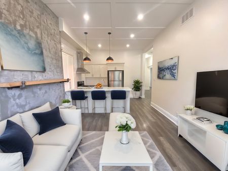 $1,699 / 2 br / 1 ba / 850 sqft 85 Victoria ave N unit 1 - Photo 3