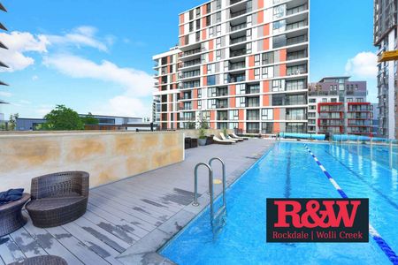 North-Facing 2-Bedroom Luxury Apartment in Wolli Creek - Photo 2