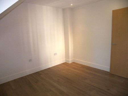 4 bedroom terraced house to rent - Photo 4