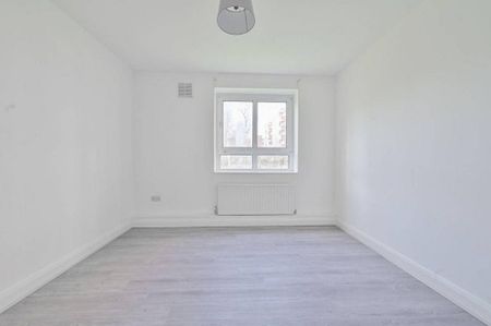 4 bedroom apartment to rent - Photo 3