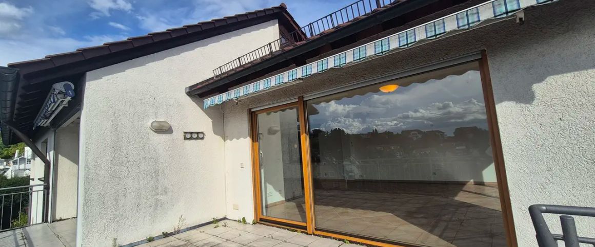 4 min. to Panzer! Spacious family home with garden,double garage, Böblingens prime location Waldburg - Foto 1
