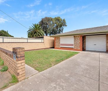 Comfortable Three-Bedroom Home with Low-Maintenance Appeal - Photo 2