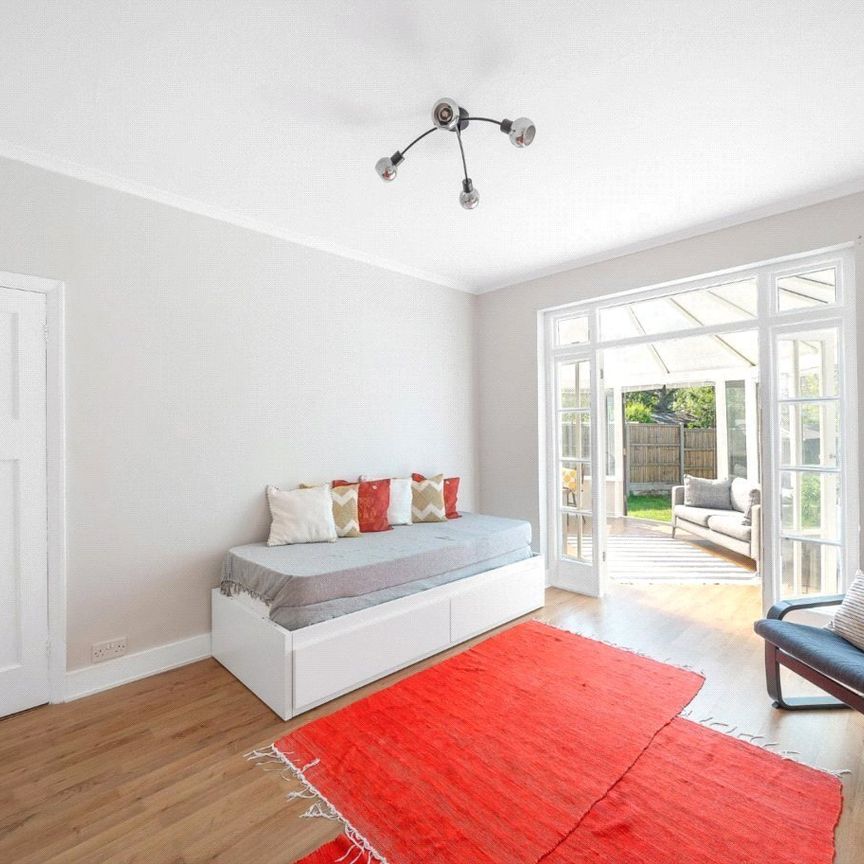 Cannon Hill Lane, London, SW20 ground floor flat to rent - Photo 1