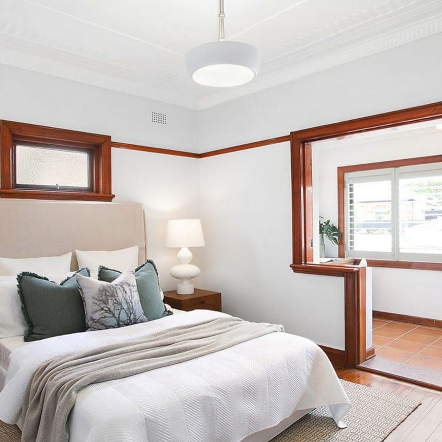 Timeless Character & Modern Comfort in the Heart of Maroubra - Photo 1