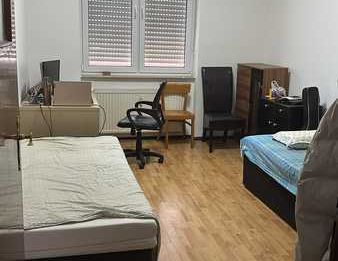 Privat - Gepflegte Wohnung mit zwei Zimmern und EBK in Mannheim - Photo 1