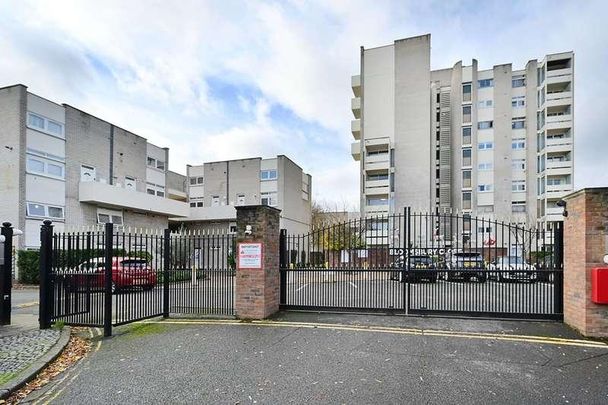 Bloomsbury Close, Ealing, W5 - Photo 1