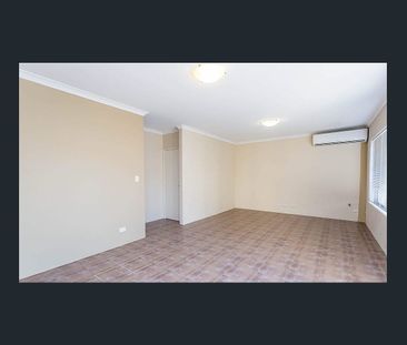 Charming 3 Bedroom, 2 Bathroom Unit in Midland - Photo 5