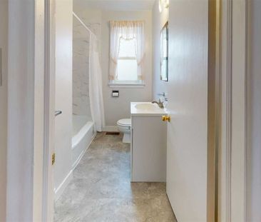 For Lease - 184 Calvington Drive Unit# Main, Toronto, Ontario - Photo 6