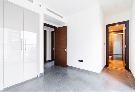 Kitchen Equipped I Spacious Balcony I Vacant - Photo 4