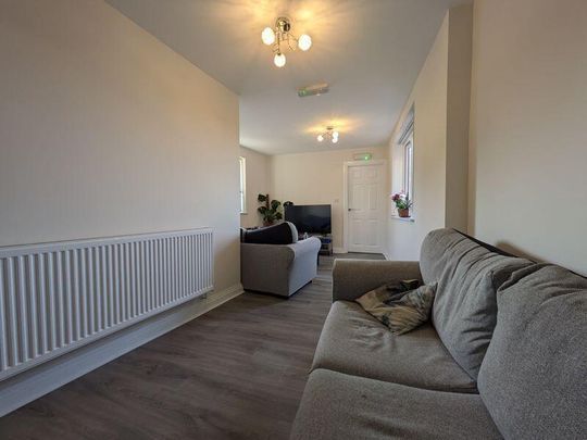 5 bedroom flat to rent - Photo 1