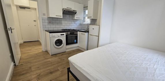 Studio to rent - Photo 2