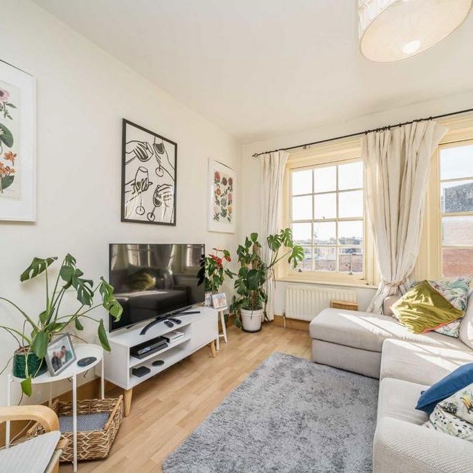 1 bedroom flat to rent - Photo 1