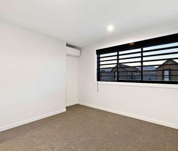 2 Bed, 2 Bath Townhouse with Garage! - Photo 4