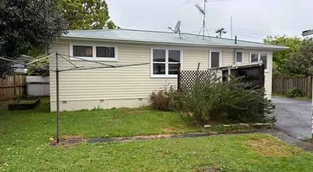 3 BEDROOM - GARAGE - SINGLE LEVEL - Photo 5