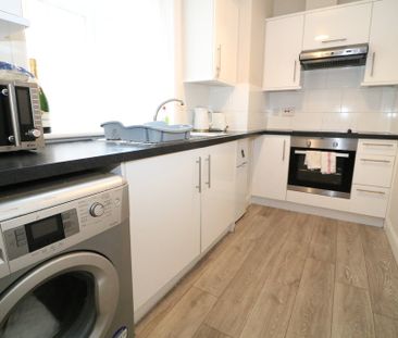 High Street, Dorking, Surrey, RH4 - Photo 3