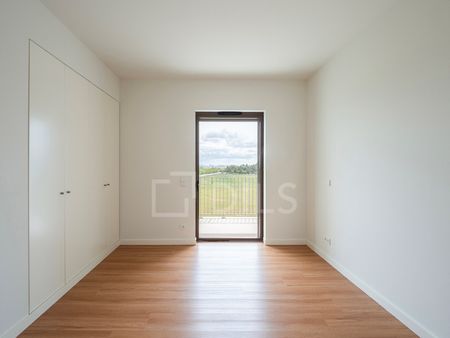T3 a estrear, com 2 lugares de garagem, em condomínio fechado, em Lisboa - Photo 4