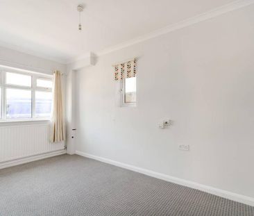 4 bedroom bungalow to rent - Photo 4