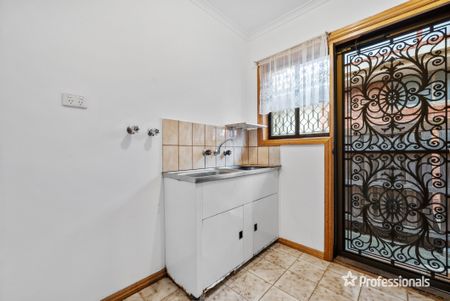 38 Morcambe Crescent, Keilor Downs VIC 3038 - Photo 5