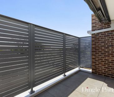 Stylish Modern Apartment in Prime Hughesdale Location - Photo 5