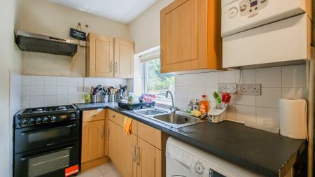 79 Dawlish Road - Photo 5