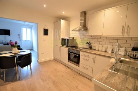 2 bedroom flat to rent - Photo 5