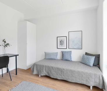 Moderne lejlighed i grønne omgivelser - Photo 2