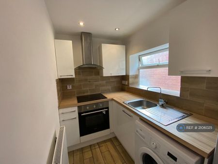 1 bedroom flat to rent - Photo 5