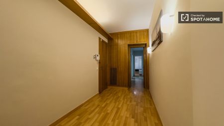 barcelona, Catalonia 08023 - Photo 2