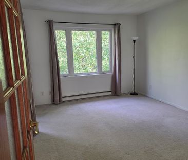 2 bd Condo for Rent in Ottawa, ON - Photo 3