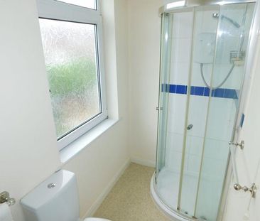 1 bedroom in a house share to rent - Photo 6