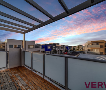 CONTEMPORARY TOWNHOUSE IN WRIGHT – MODERN DESIGN, PRIME LOCATION - Photo 6